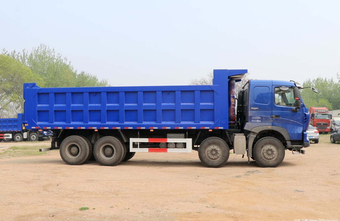 Gebraucht HOWO 440 PS 8X4 Dump Truck mit 30 Tonnen Ladekapazität und 7,6x2,35x1,5m Ladetank