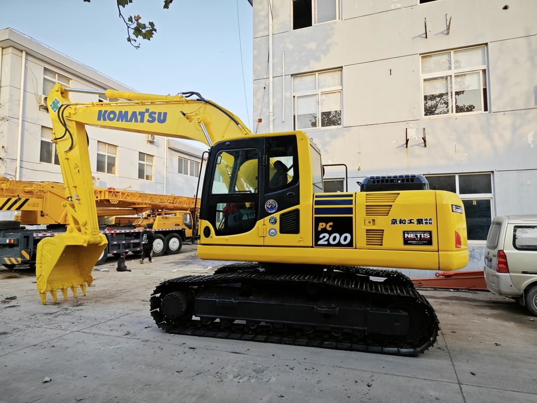 Komatsu PC240 Bagger mit anderen hydraulischen Ventilen