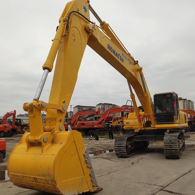 Gebrauchtes kleines Komatsu Bagger mit Originalmotor und 0,3m3 Eimerkapazität in Dubai