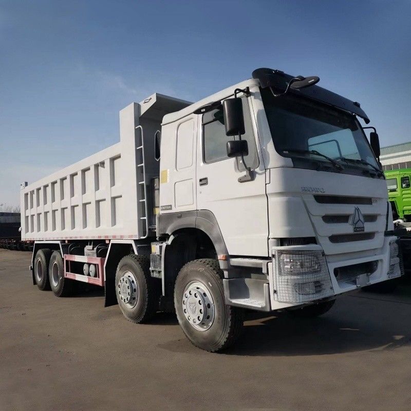 Leistungsstarker 2023 HOWO 371HP RHD 8X4 Dump Truck mit Euro 3 Emissionsstandard 12700 GVW