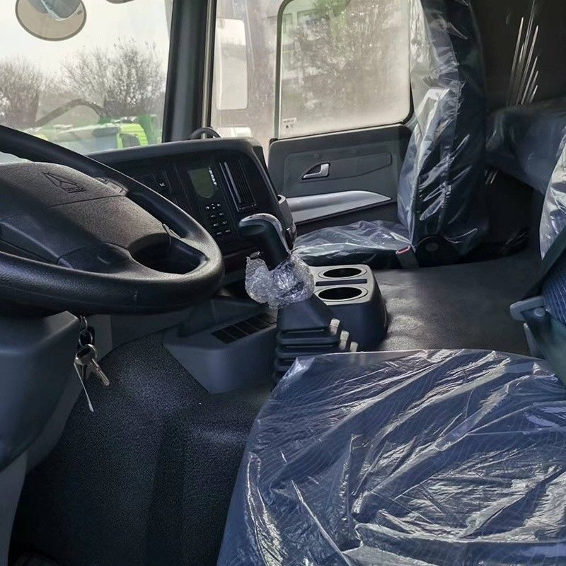 Leistungsstarker 2023 HOWO 371HP RHD 8X4 Dump Truck mit Euro 3 Emissionsstandard 12700 GVW