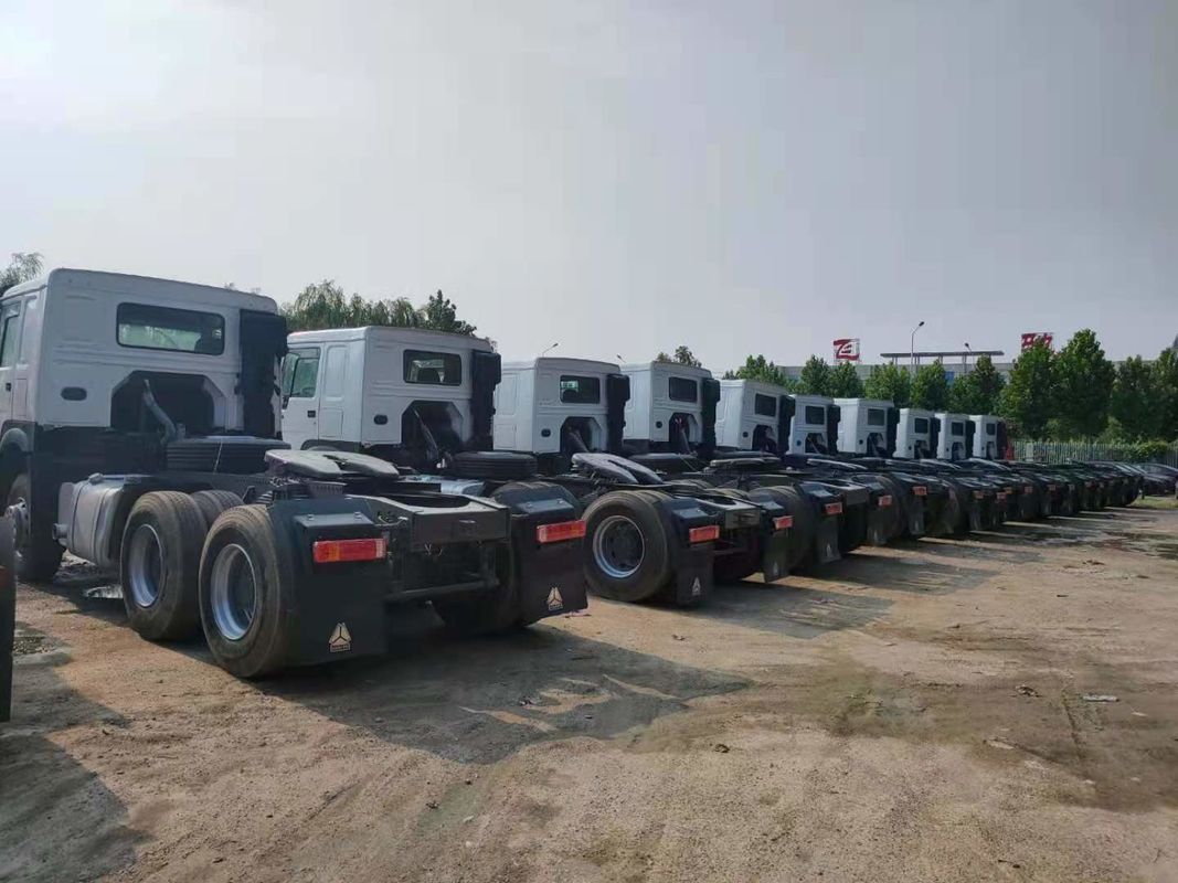 300Ltr Tank Sinotruk Howo 6x4 Allradantrieb Traktor für Nutzen