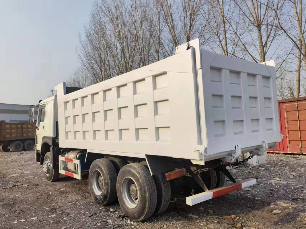 Gebrauchtes Sinotruk Howo 6*4 Kipper-Lkw mit WEICHAI-Motor und guter Ladungstankschicht