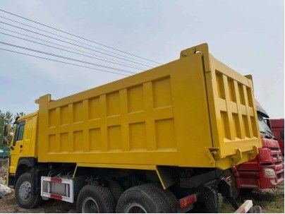 Sino Howo Dump Tipper Truck 371HP Euro 2 Gebraucht Sinotruck für den Transport von Maschinen