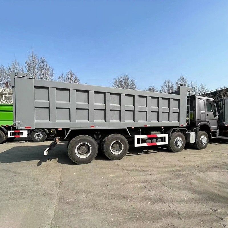 10 Vorwärtsverschiebung 2023 Sinotruk Howo 8x4 Kipper Truck Dump Truck mit Schwerlastmotor