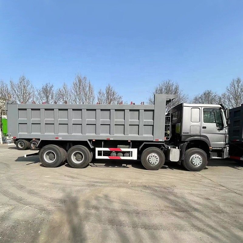 10 Vorwärtsverschiebung 2023 Sinotruk Howo 8x4 Kipper Truck Dump Truck mit Schwerlastmotor