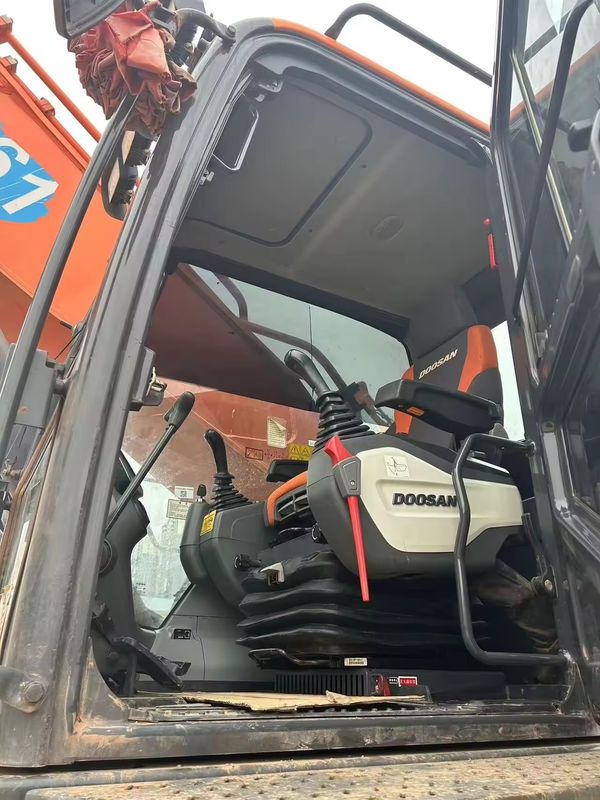 14 Tonnen Doosan DX500LC Crawler Bagger mit sonstiger Hydraulikpumpe und Betriebsgewicht von 50 Tonnen
