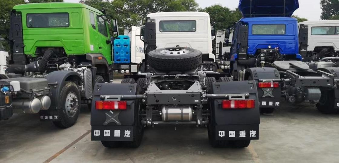 Kraftvolle Cummins 400 PS Linksgetriebe 10 Reifen 6x4 Sinotruk Hohan Kopf Traktor