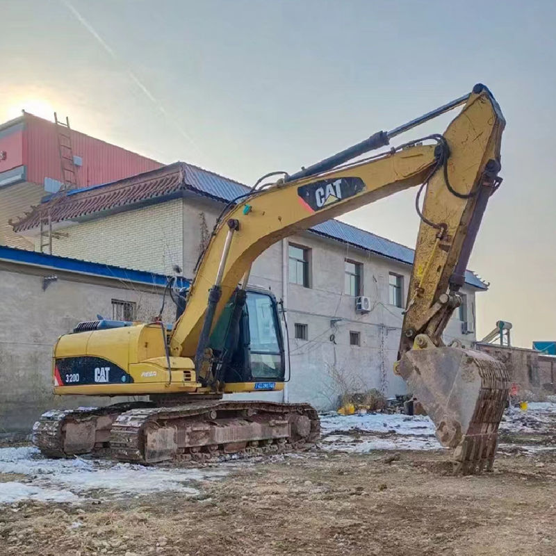 Gebrauchtes Baggerzeugnis Cat 320D2 mit 410 L Tank und 20 Tonnen Tonnage in gutem Zustand