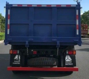 2 Fahrgäste Yunnei Motor Sinotruk HOMAN 4*2 Mini Tipper Dump Truck 8-12 Tonnen Leichtwagen