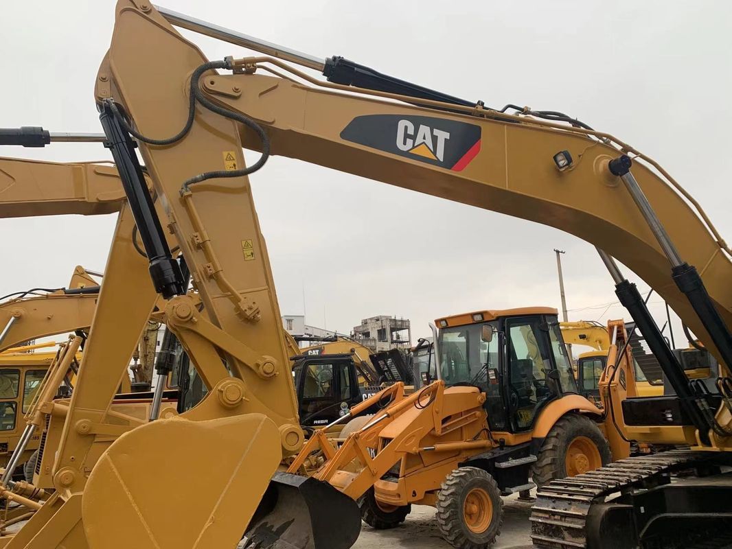 Katze 330 Bagger mit 5700 Boom Länge und Hydraulikventil Kawasaki in gutem Zustand
