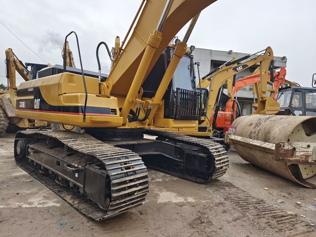 30 t Bagger Gebrauchtes CAT 330B Crawler Hydraulisches Bagger mit 2,1 m3 Eimerkapazität