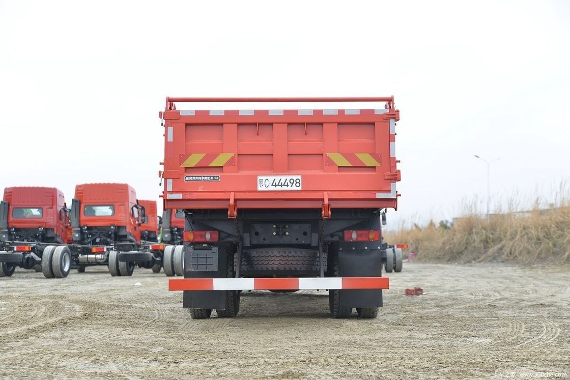 240 PS Dongfeng Dump Truck 4x2 Linksfahrer 2 Passagiere perfekt für den Bau