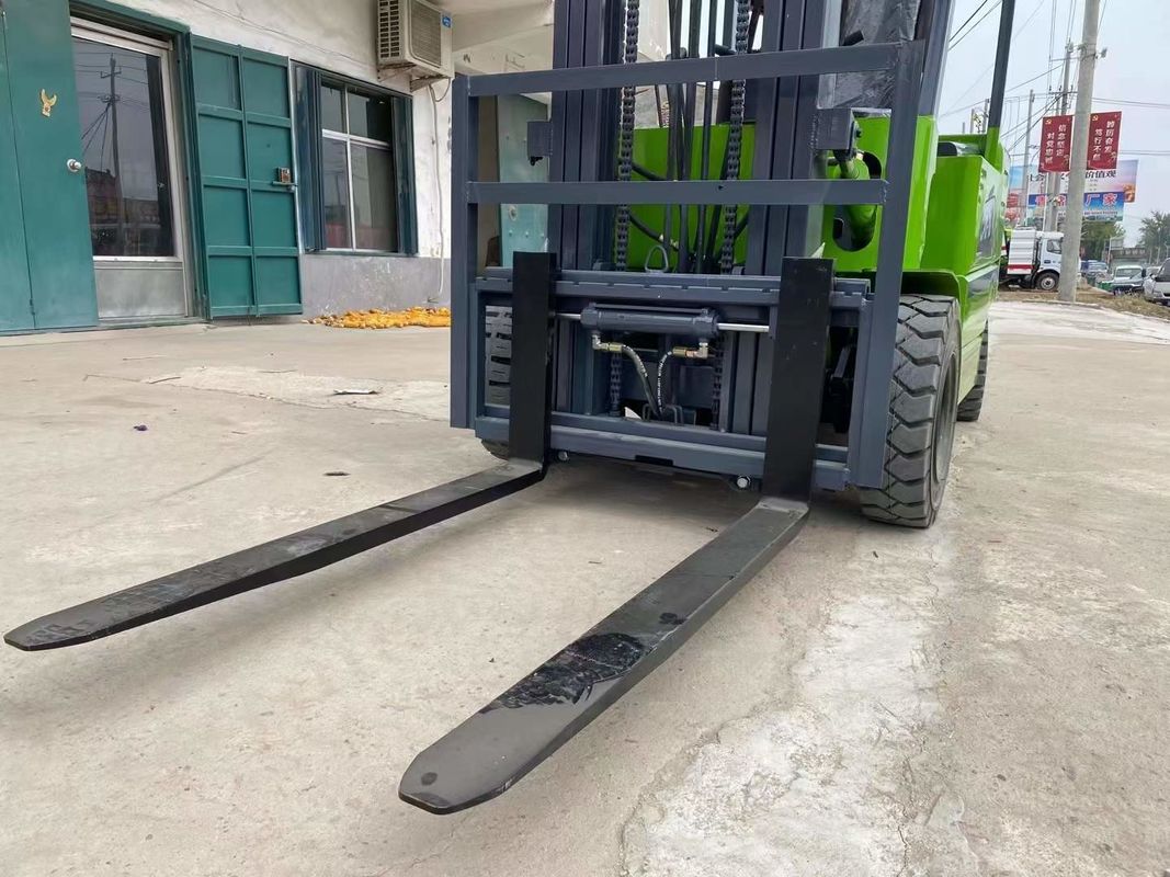 Wirkliche Vorteile und 14,4 kW Hebemotorleistung 5 Tonnen Schwergebiet Gabelstapler mit Kran