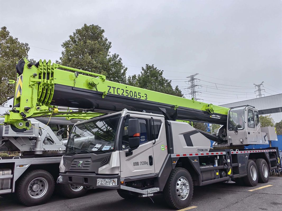 25 Tonnen mobiler Kran Zoomlion Lkw-Kran in gutem Zustand mit 2001-4000 Arbeitsstunden