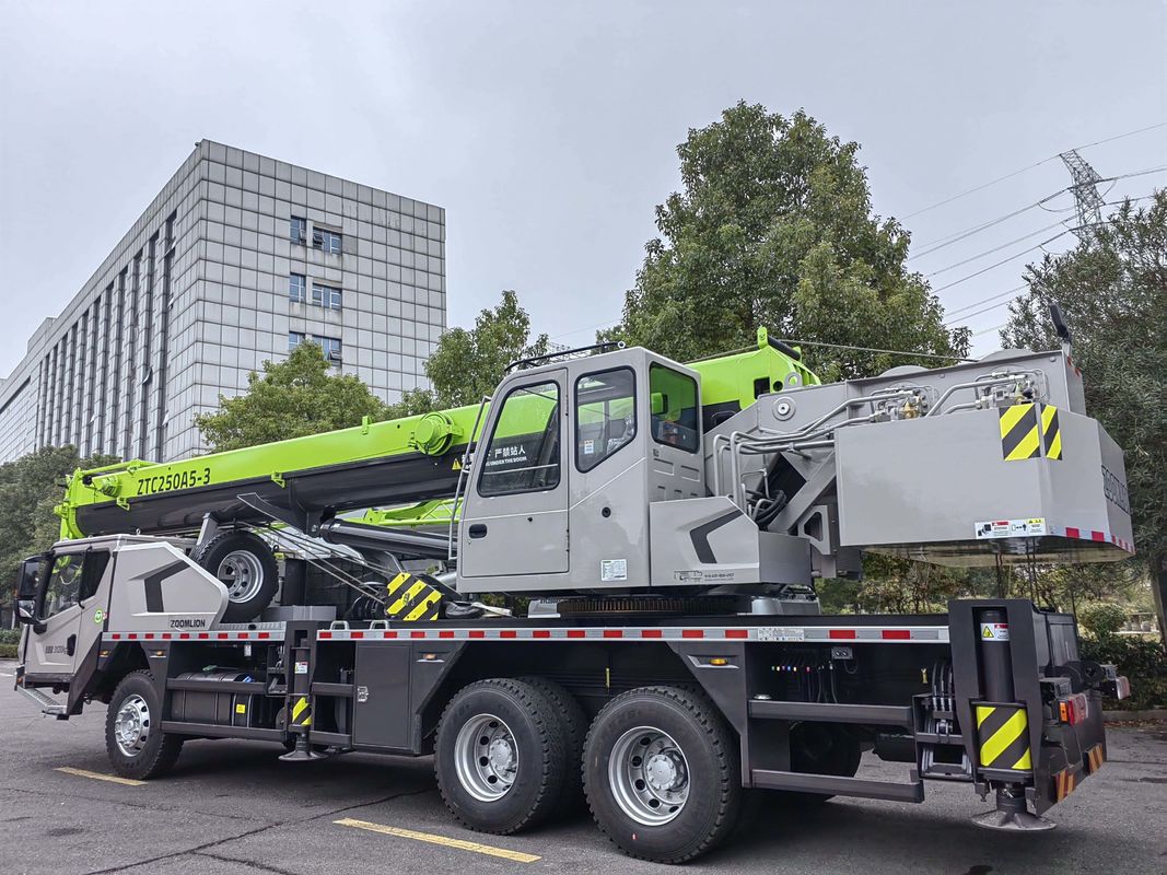 25 Tonnen mobiler Kran Zoomlion Lkw-Kran in gutem Zustand mit 2001-4000 Arbeitsstunden