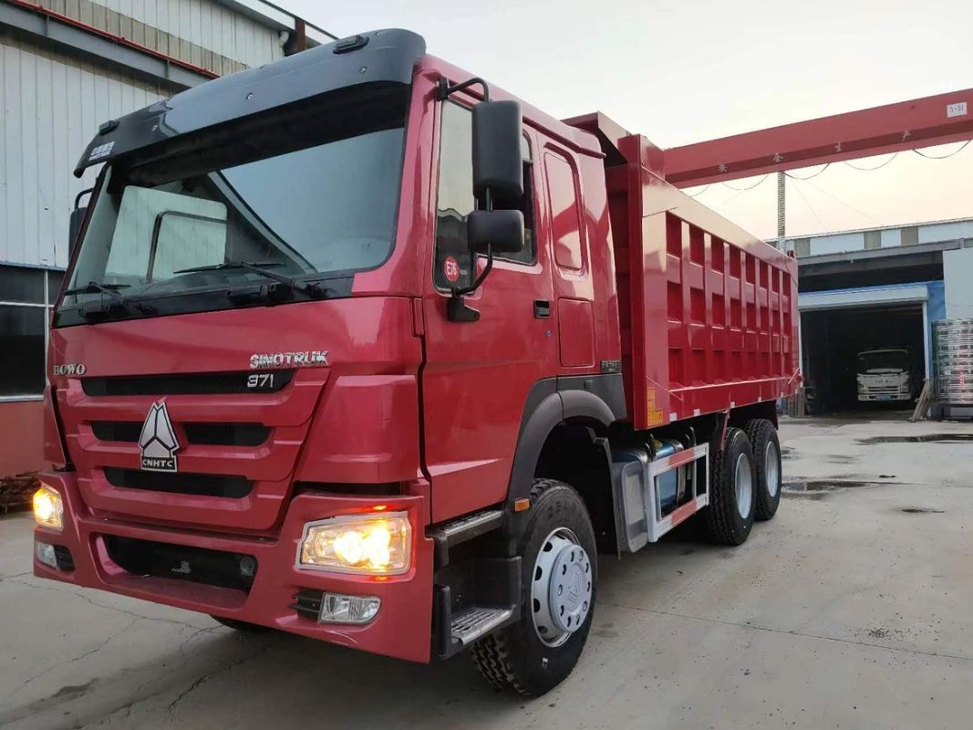 HOWO 6x4 371 PS 30 Tonnen Red Tipper Truck Dump Truck mit WEICHAI Motor und 3 Passagiere