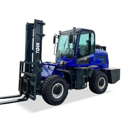 3000 kg Tragfähigkeit TDER 4WD All-Terrain-Forklift mit Isuzu oder Cummins EPA-Motor