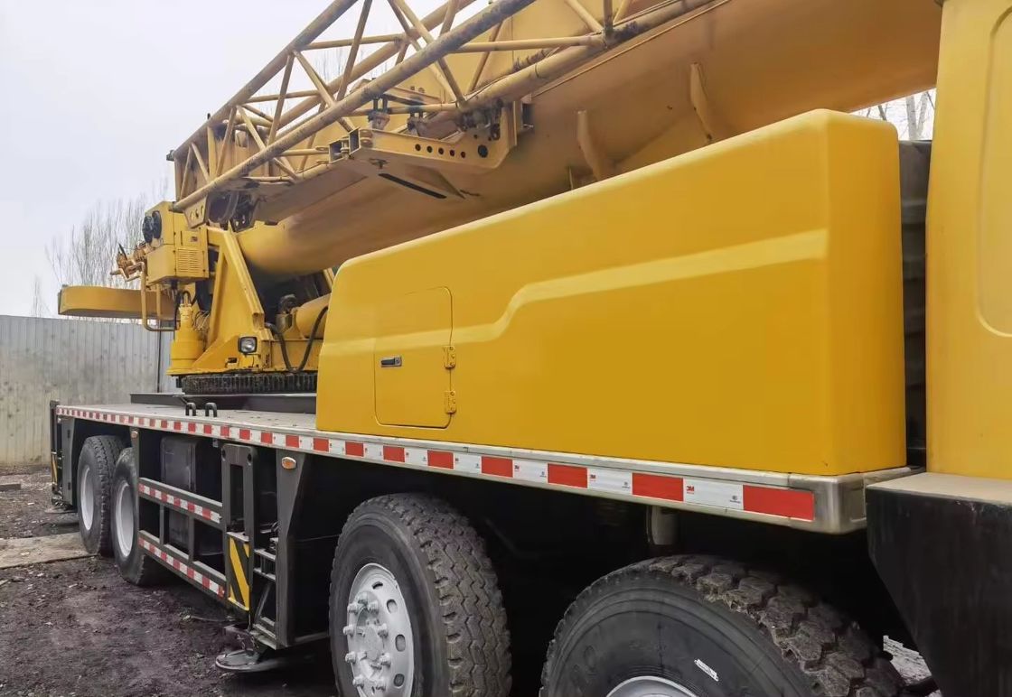 Gebrauchtes Lkw-Kran in gutem Zustand Hydraulischer Arm Mobilkran für Lkw 25 Tonnen 50 Tonnen