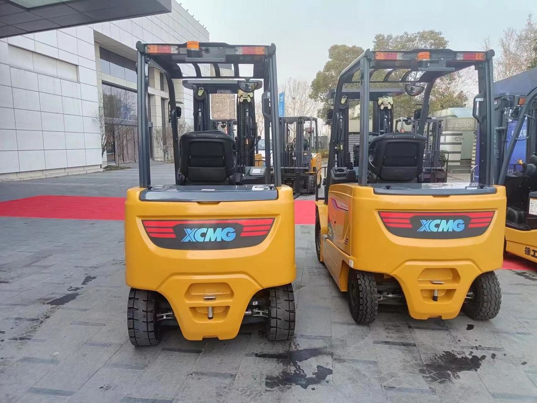 4900 KG Gewicht 3 Tonnen Nennhebeleistung Elektrischer Gabelstapler für Kundenanforderungen