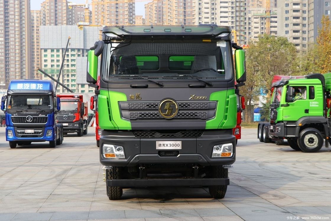 30 Tonnen Sinotruk Shacman Dump Truck 340 PS 8X4 Cargo Tank Length 6.2-8m FAST 10 JSD180 Transmission