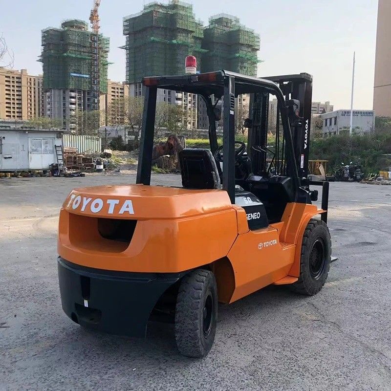Schiebefeste Geländereifen Elektro-Forklift mit Toyota-Motor und 1,5 Tonnen 3 Tonnen 5 Tonnen