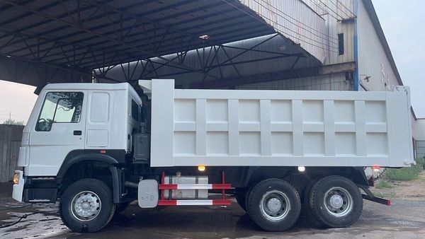 Sinotruk 6X4 HOWO 10-Rad-Lkw 336 PS 371 PS für den Maschinenverkehr