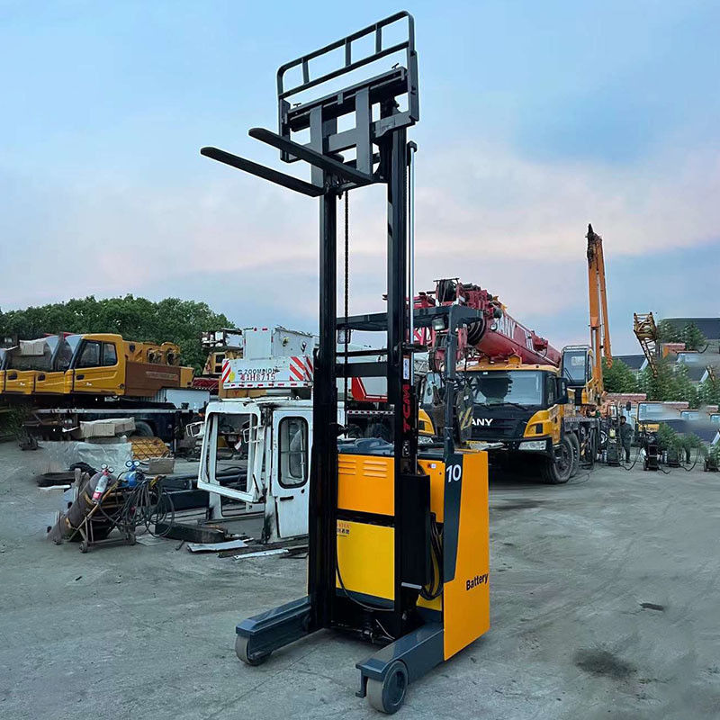 In gutem Zustand, gebraucht 1000 kg TCM Elektro-Forklift 3 Tonnen Kapazität mit Elektromotoren