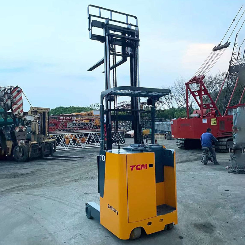 In gutem Zustand, gebraucht 1000 kg TCM Elektro-Forklift 3 Tonnen Kapazität mit Elektromotoren