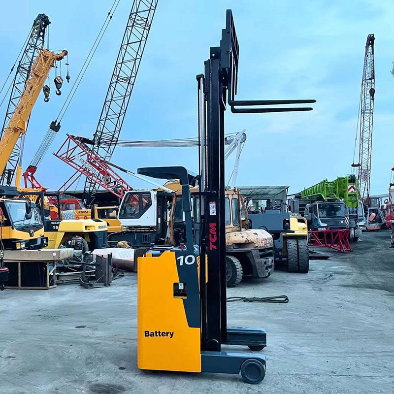 In gutem Zustand, gebraucht 1000 kg TCM Elektro-Forklift 3 Tonnen Kapazität mit Elektromotoren