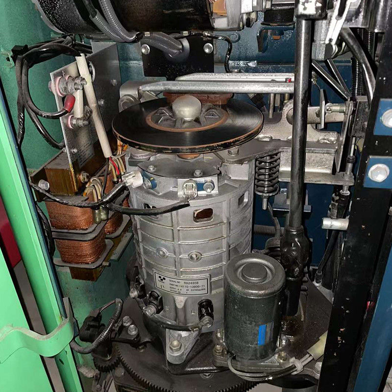 Verkaufen Sie 105 Tonnen elektrischen Diesel-Forklift mit rutschfesten Geländereifen und 150 m Forkbreite