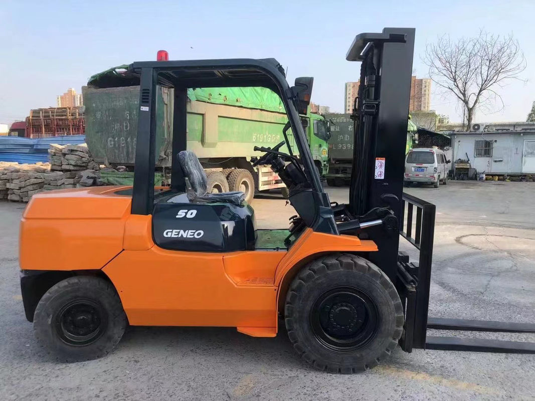 10 Tonnen schwerer Diesel-Forklift mit 80/370 Batteriespannung/Kapazität und Forkbreite von 125 mm