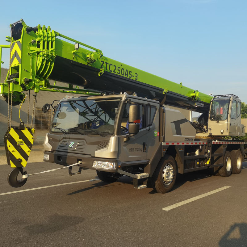 25 Tonnen gebrauchte Lastwagenkrane Zoomlion-Aufzugsgeräte für und Aufzugsfähigkeit von 25000 kg