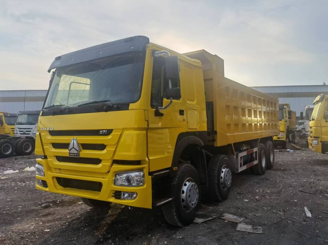 Gebraucht HOWO 8x4 35-40 Tonnen Triebwagen für Bauarbeiter in gutem Zustand