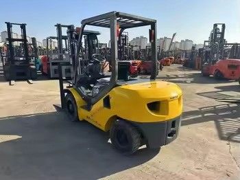 Gebrauchtes Komatsu FD30 3 Tonnen Diesel Gabelstapler in Japan mit Motormodell 4D94LE