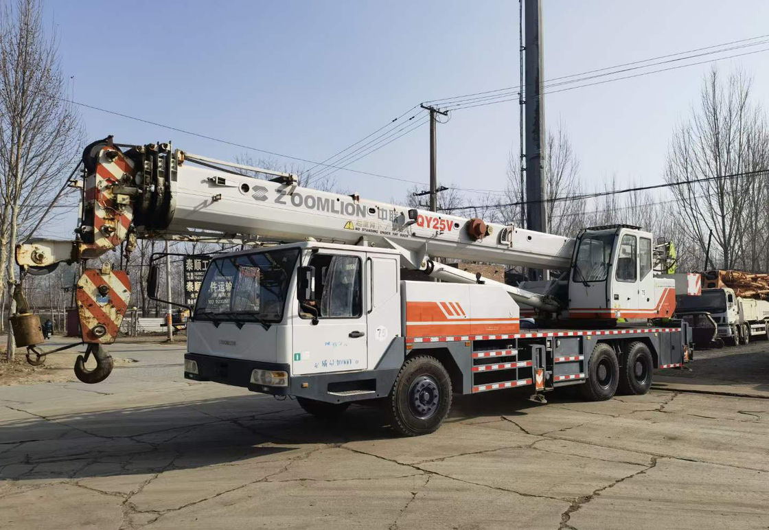 Zoomlion QY25V 25t Gebrauchtfahrzeugkranich mit Hydraulikpumpe in ausgezeichnetem Zustand