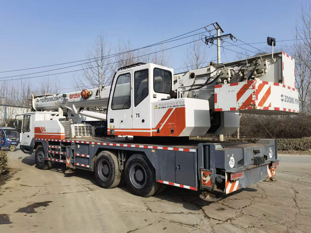 Zoomlion QY25V 25t Gebrauchtfahrzeugkranich mit Hydraulikpumpe in ausgezeichnetem Zustand