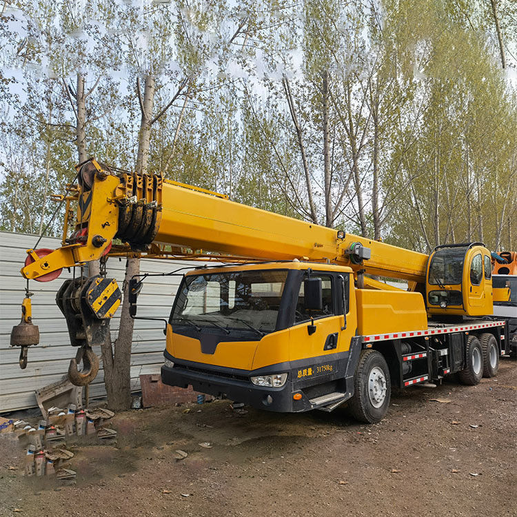 Bauliftung 33m Nicht weiter suchen 25 Tonnen QY25K-I Gebraucht Boom Truck Kran