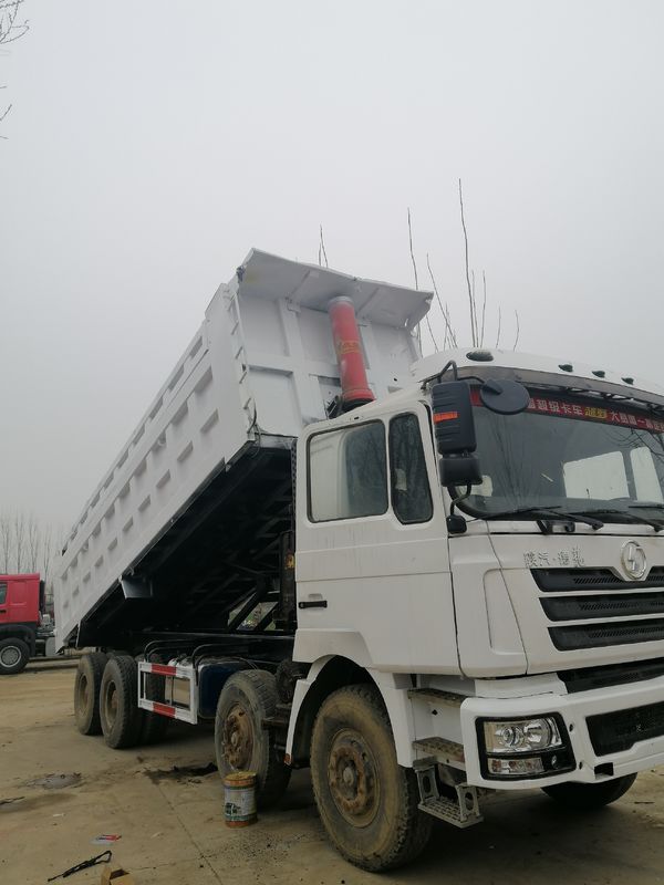 39000kg Rückhaltesgewicht Shacman F3000 8x4 Tipper Truck Dump Truck 6,2-8m Ladungstankslänge