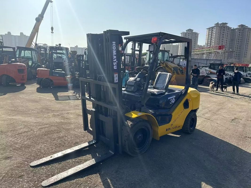 Gebraucht Japan Komatsu FD30 3T Mini Gabelstapler mit Dieselmotor mit niedrigem Kraftstoffverbrauch