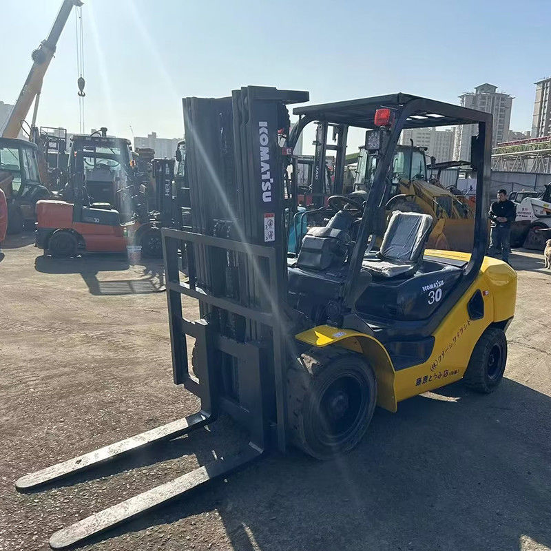 3 Tonnen Diesel Japan Gebraucht Komatsu FD30T Gabelstapler Beste Option mit 4D94E Motortyp