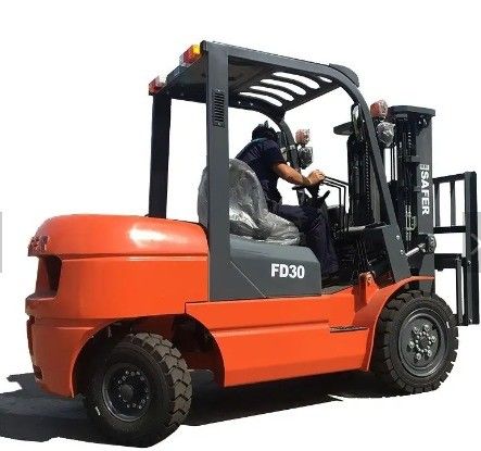 FD30 Diesel Gabelstapler mit 4300 kg Gewicht und 125 mm Gabelbreite mit Isuzu-Motor
