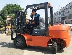 FD30 Diesel Gabelstapler mit 4300 kg Gewicht und 125 mm Gabelbreite mit Isuzu-Motor