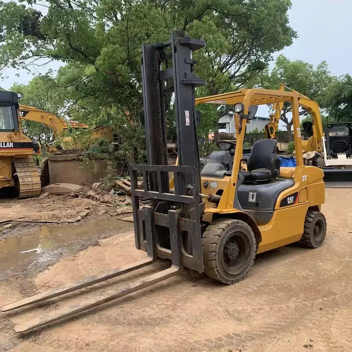 3-Tonnen-Diesel-Forklift mit Standardhebehöhe und 150 mm Forkbreite in Japan
