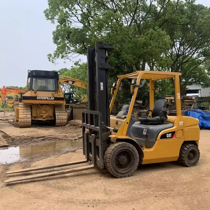 3-Tonnen-Diesel-Forklift mit Standardhebehöhe und 150 mm Forkbreite in Japan