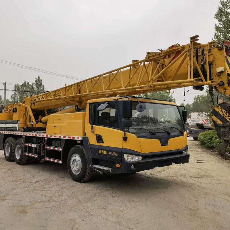 Gebrauchtes 70 Tonnen schweres Lkw-Kran mit maximaler Hebhöhe von 12,4 M-70 M und in gutem Zustand