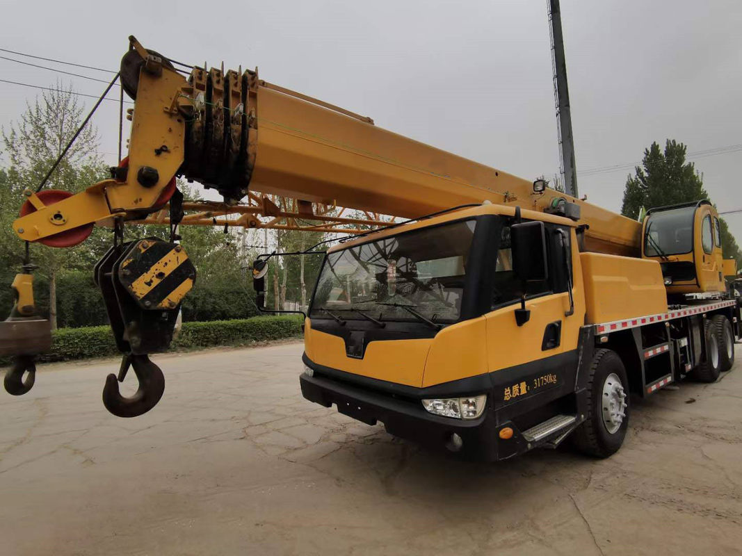 Gebrauchtes 70 Tonnen schweres Lkw-Kran mit maximaler Hebhöhe von 12,4 M-70 M und in gutem Zustand