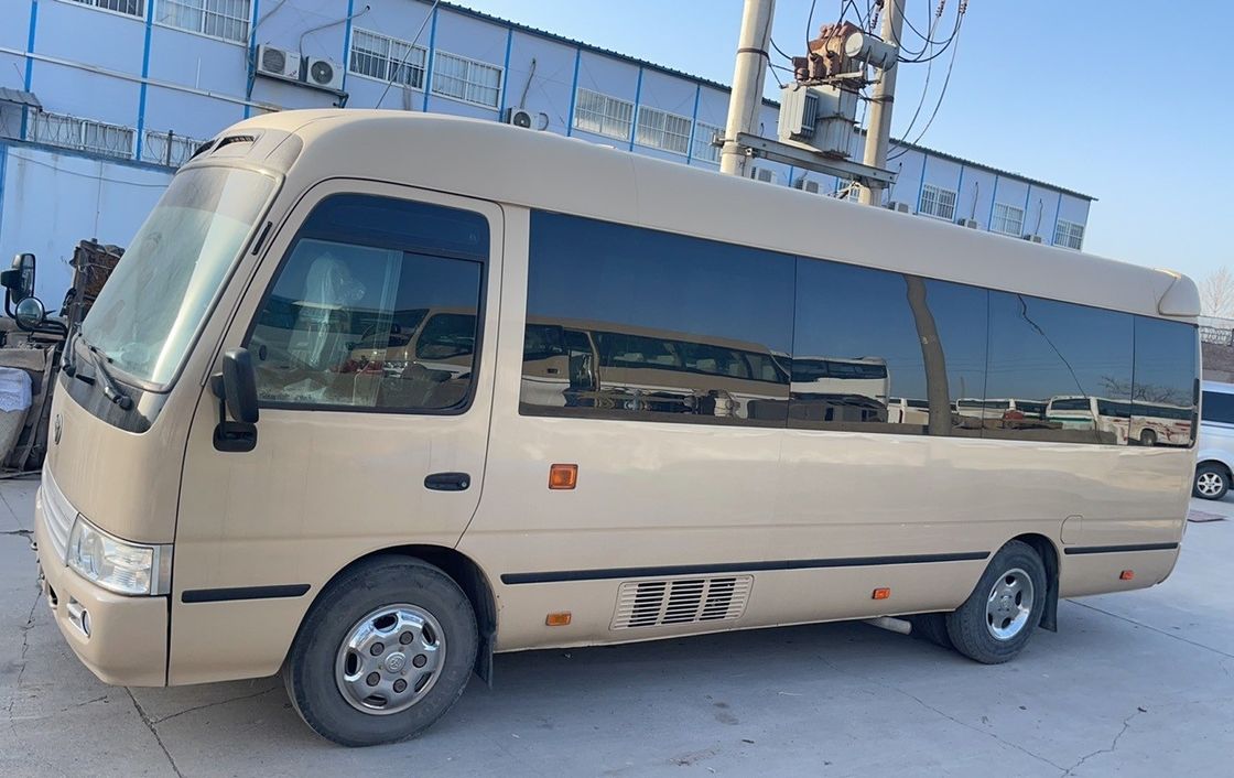 30 Sitzplätze LHD-Fahrbus mit 4104ml Hubraum und Dieselkraftstoff für Ihre Bedürfnisse