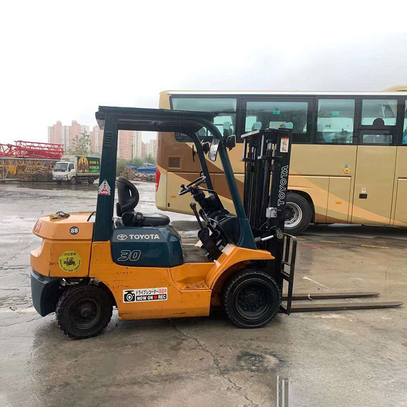 3 Tonnen gebrauchtes Gabelstapler mit Seitenstraße und Dieselmotor aus Japan in gutem Zustand