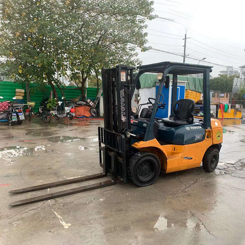 3 Tonnen gebrauchtes Gabelstapler mit Seitenstraße und Dieselmotor aus Japan in gutem Zustand